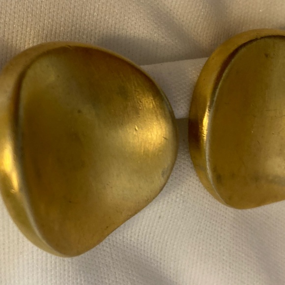 Kenneth Lane KJL Vintage Gold Plated Concave‎ Design Clip on Earrings - Picture 4 of 6